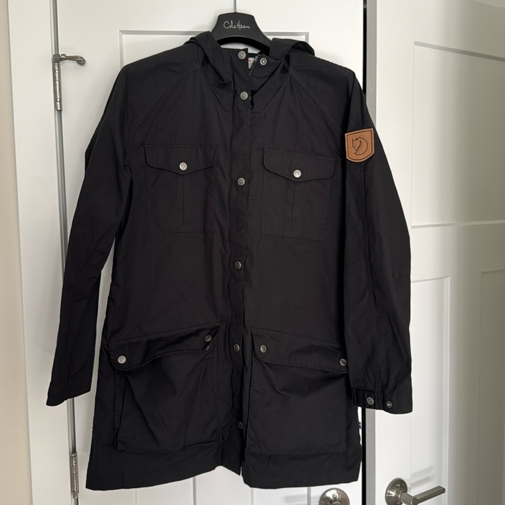 Fjällräven Women’s Greenland Parka Light in L.